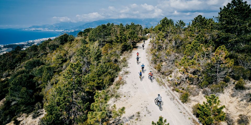 Biker kommen inBordighera voll auf Ihre Kosten: Herrliche Aufnahme von oben auf den Monte-Nero-Weg.